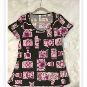 LuLaRoe Classic Tee XS Cameras 📷